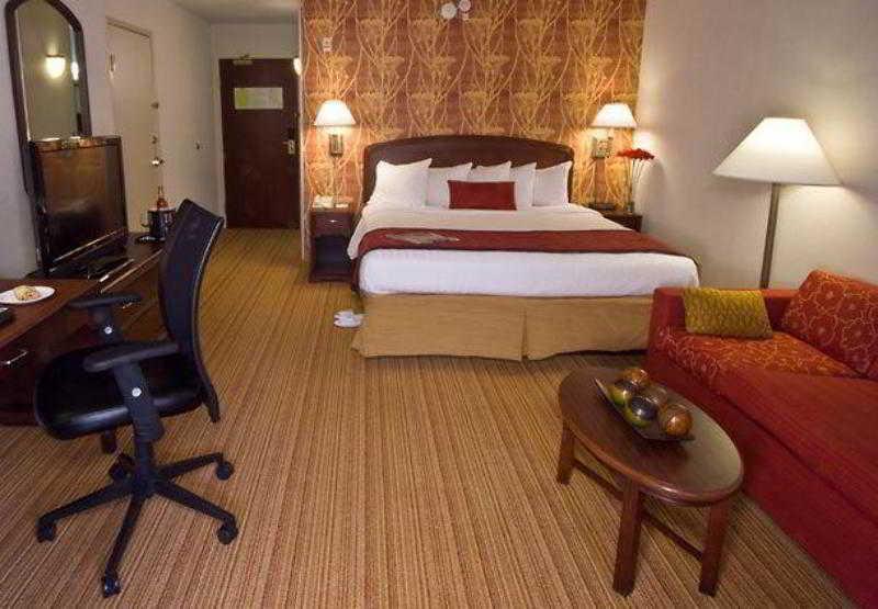 Courtyard By Marriott Lansing Hotel Værelse billede